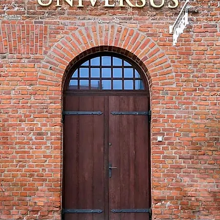 Universus Hostel *